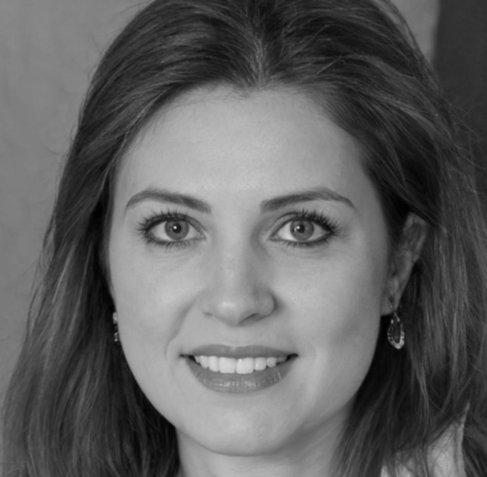 Claire Dubois, Experte en Finances Personnelles